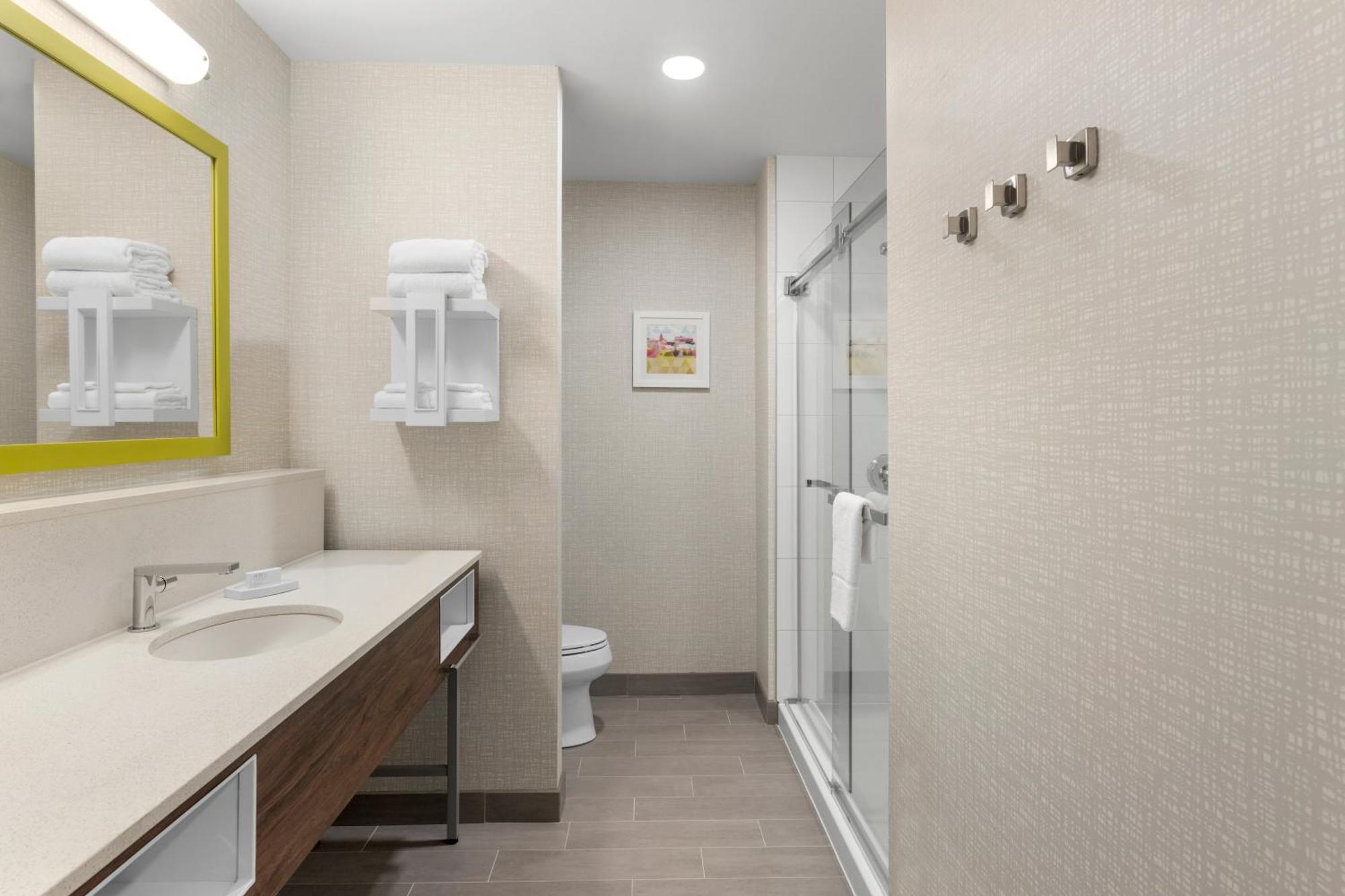 Hampton Inn By Hilton Cornwall Exterior photo